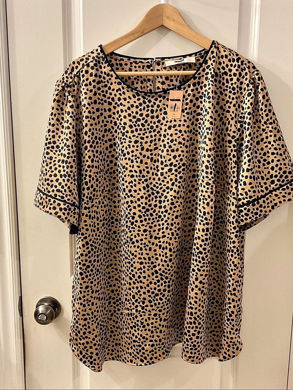 LOFT Animal Print Short Sleeve Blouse Size 26 NWT